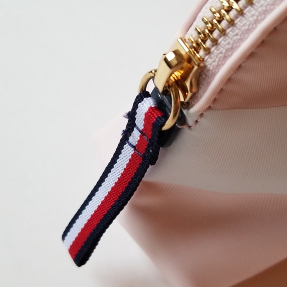 Tommy Hilfiger Flag Logo Light Pink Cosmetic Bag - Picture 5 of 8